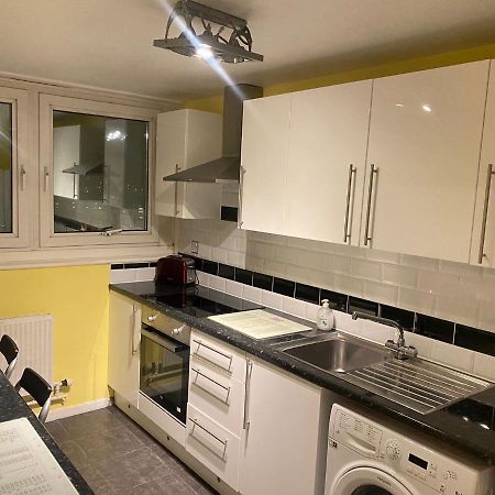 Victoria Centre Apartments In The Victoria Centre Shopping Centre - Nottingham City Centre - 24 Hour Access - Most Central Location, Kitchen - Sunday Check-Out 1Pm - Opposite Hilton By Restaurants & Shops - Outdoor Parking Cars Or Vans Five Pounds A Экстерьер фото