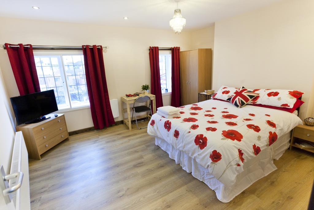 Victoria Centre Apartments In The Victoria Centre Shopping Centre - Nottingham City Centre - 24 Hour Access - Most Central Location, Kitchen - Sunday Check-Out 1Pm - Opposite Hilton By Restaurants & Shops - Outdoor Parking Cars Or Vans Five Pounds A Номер фото