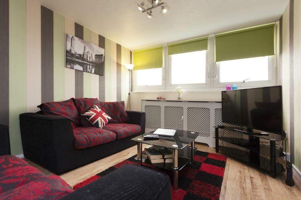 Victoria Centre Apartments In The Victoria Centre Shopping Centre - Nottingham City Centre - 24 Hour Access - Most Central Location, Kitchen - Sunday Check-Out 1Pm - Opposite Hilton By Restaurants & Shops - Outdoor Parking Cars Or Vans Five Pounds A Экстерьер фото