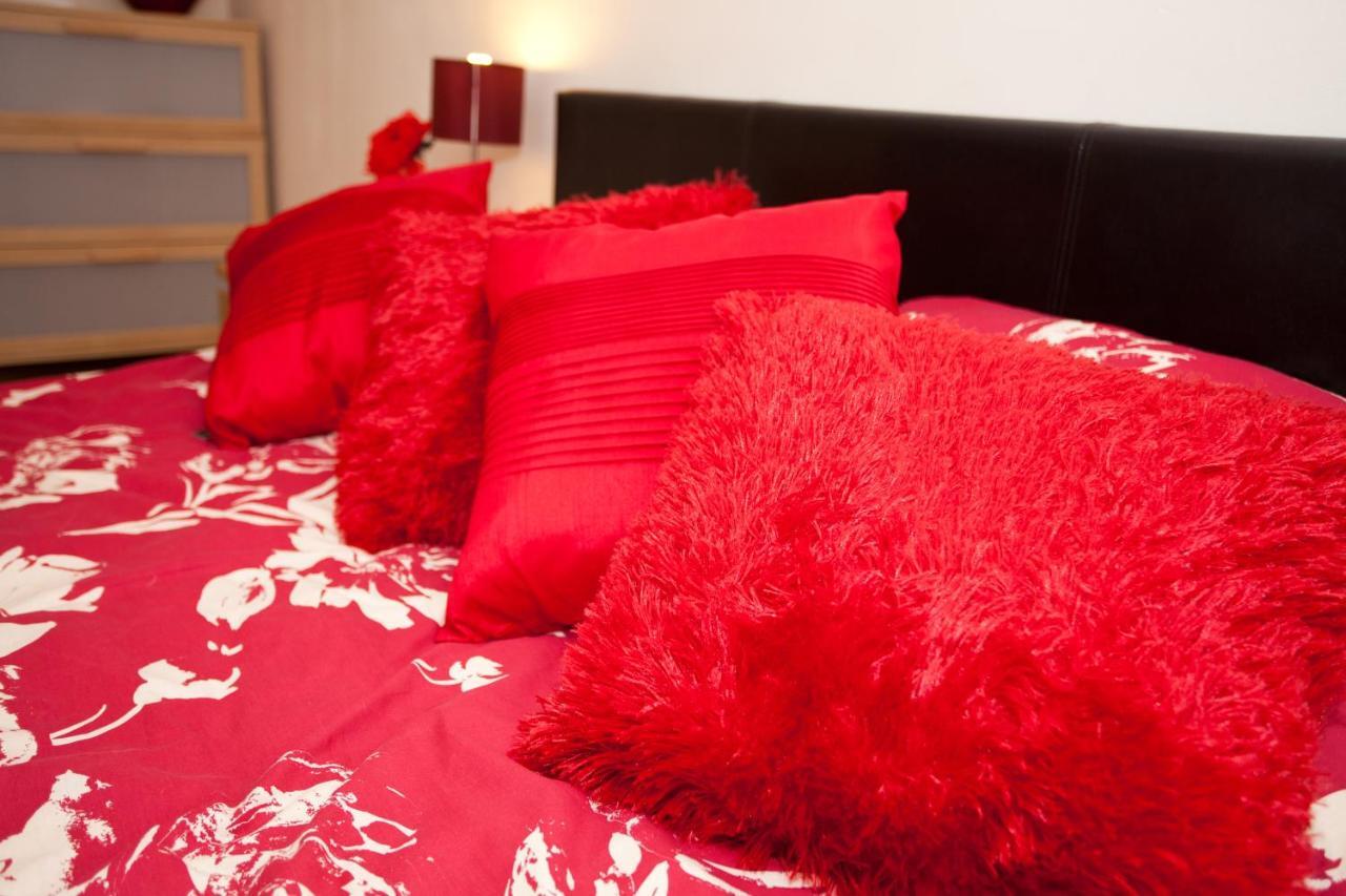 Victoria Centre Apartments In The Victoria Centre Shopping Centre - Nottingham City Centre - 24 Hour Access - Most Central Location, Kitchen - Sunday Check-Out 1Pm - Opposite Hilton By Restaurants & Shops - Outdoor Parking Cars Or Vans Five Pounds A Экстерьер фото